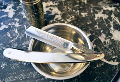 Rakkniv är verktyg för professionella barberare