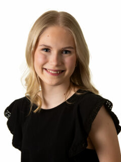 Emma frisör på Hair & Beauty i Kungälv