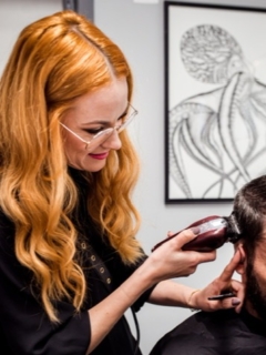Sofia E frisör på Tid Hår & Make Up AB
